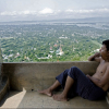 Человек на холме в городе Мандалай