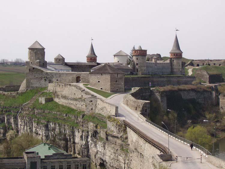 замок в Каменец-Подольском