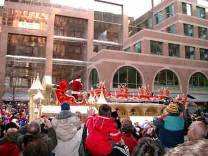 2004-11-21 Santa's parad -2