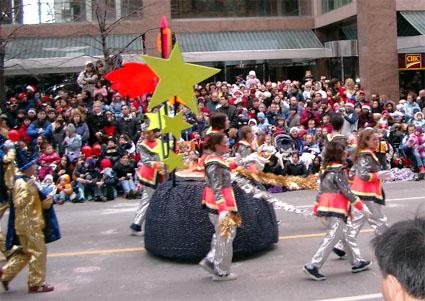 2004-11-21 Santa's parad