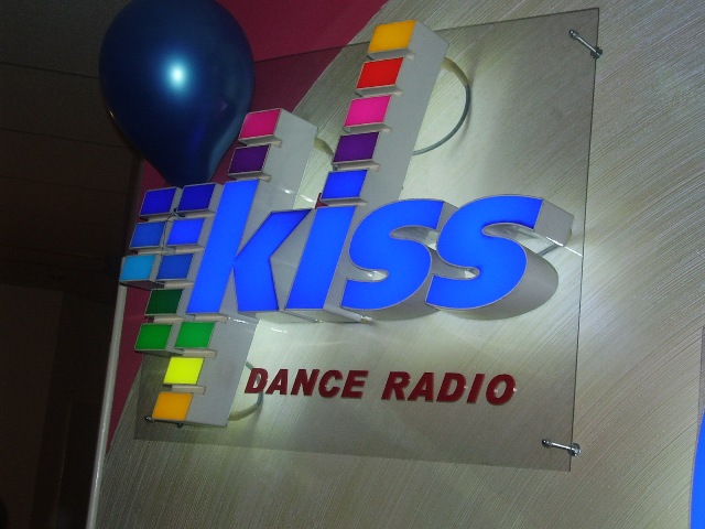 Logo в офисе Kiss FM