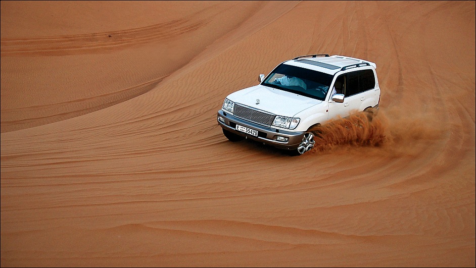 На машине по пустыне