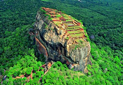 Потерянный Рай (Шри-Ланка) Сигирия Скала среди джунглей