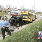 Hummer против школьного автобуса