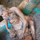 Борьба девушек в грязи
