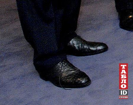 Понти Януковича у Страсбурзі. Туфлі зі страусової шкіри