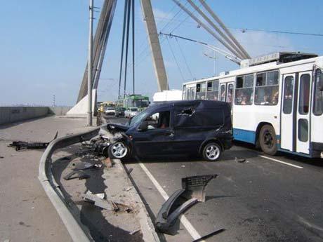 Авария на московском мосту