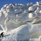 Снежная скульптура «Романтические Чувства»