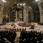 Ночная рождественская месса в Ватикане.