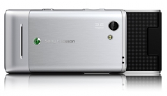 Sony Ericsson T715: тонкий слайдер с 3-мегапиксельной камерой