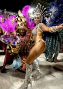 Девушки на карнавале в Рио-де-Жанейро