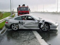 Porsche 911 GT2 2003 года. Разбит через 3 дня после покупки.