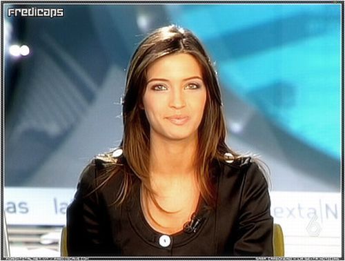 Сара Карбонеро - самая сексуальная репортерша Испании