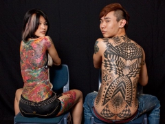 Фестиваль татуировок и модификаций тела в Сиднее. Юзен и Гари из Тайваня