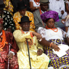 Местные главы из Дельты Нигера на церемонии инаугурации нигерийского президента Гудлака Джонатана на главном параде в столице Ни