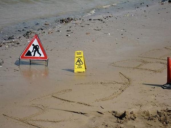 Самые необычные знаки найденные на пляже