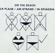 Забавный знак установленный на пляже в Лос-Анджелесе показывает, как именно нужно одеваться на пляже.