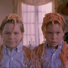 Брэдли и Стивен из фильма Няньки / Twin Sitters (1994)
