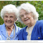 Близнецы Лили Милвард (слева) и Ена Пью (справа) родились 4 января 1910 года. 