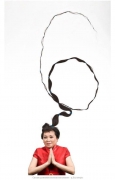 Жительница Китая Кси Квипинг является обладательницей самых длинных в мире волос. 