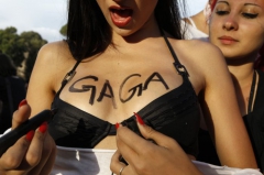 Фанатки Lady Gaga